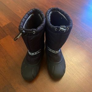 Snow boots